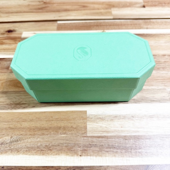 Swarovski Dark Emerald Green Crystal Arm Embellished Rectangular Sunglasses NEW - Picture 7 of 13